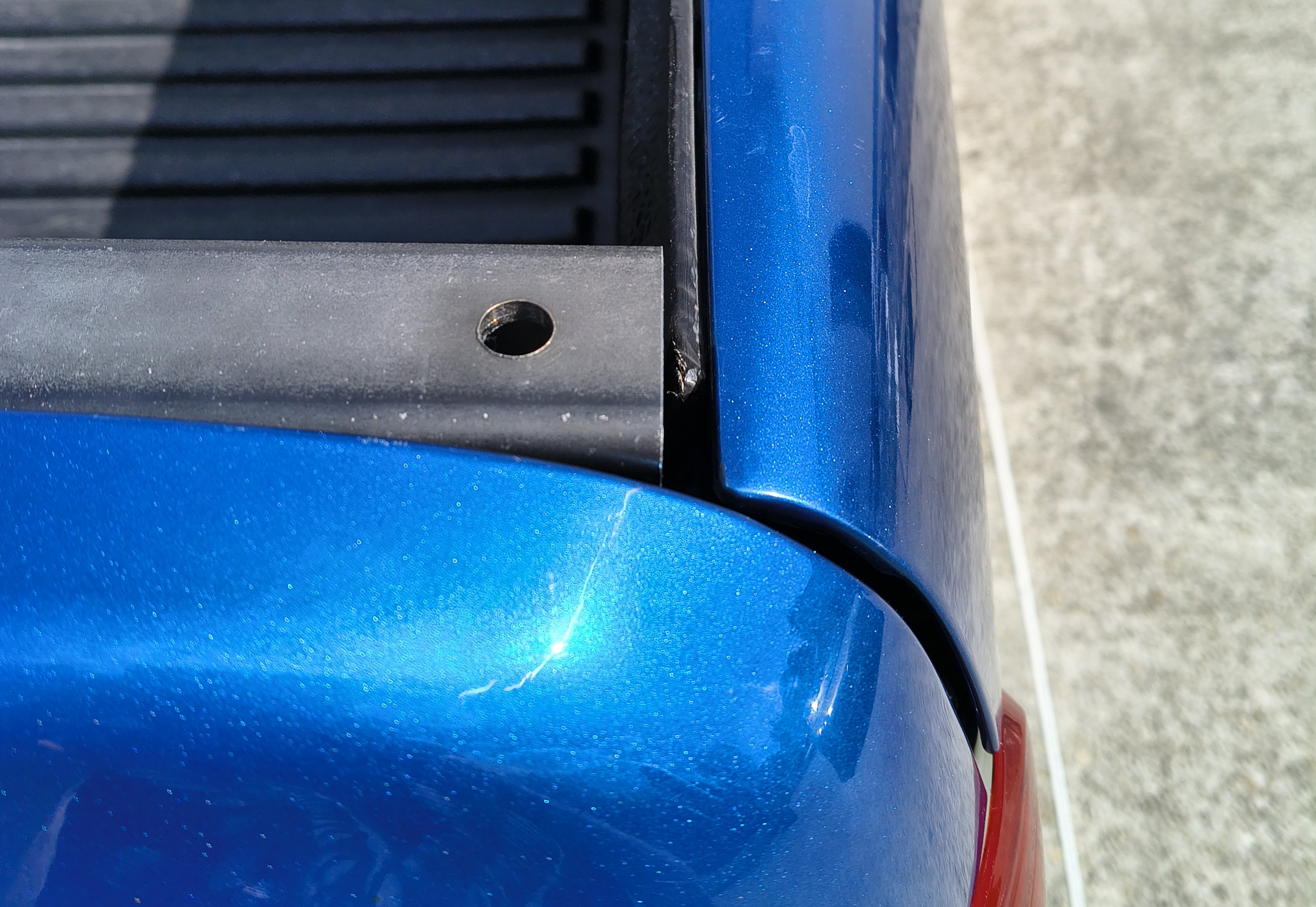 Checking lid closing